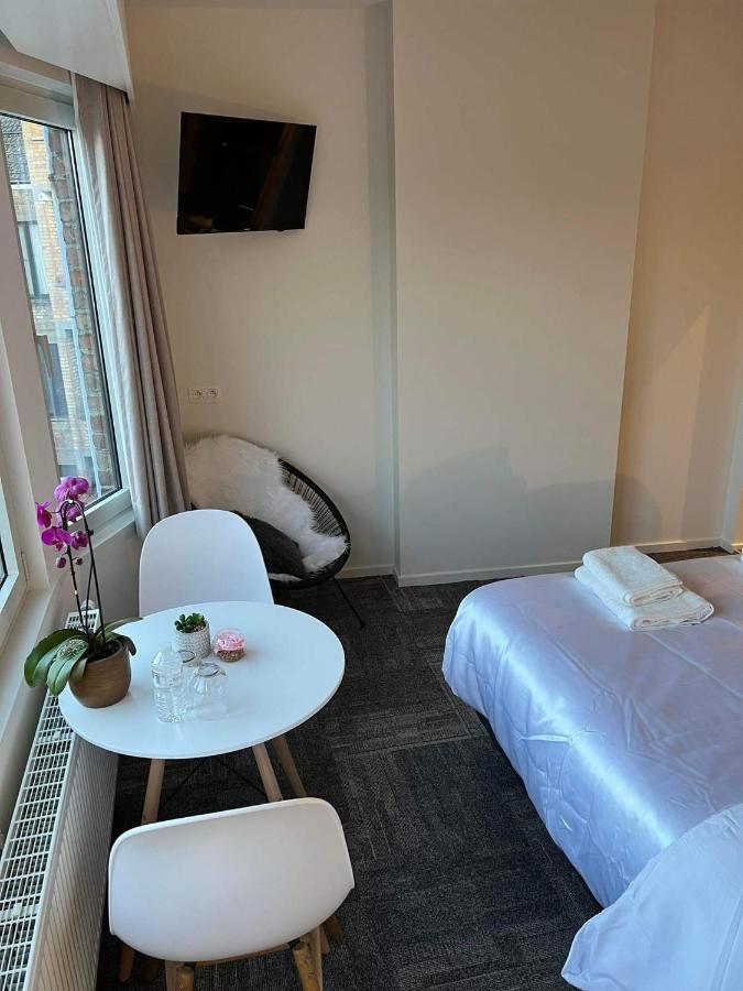 Prachtige Kamer In Centrum Brugge Met Badkamer ! 外观 照片